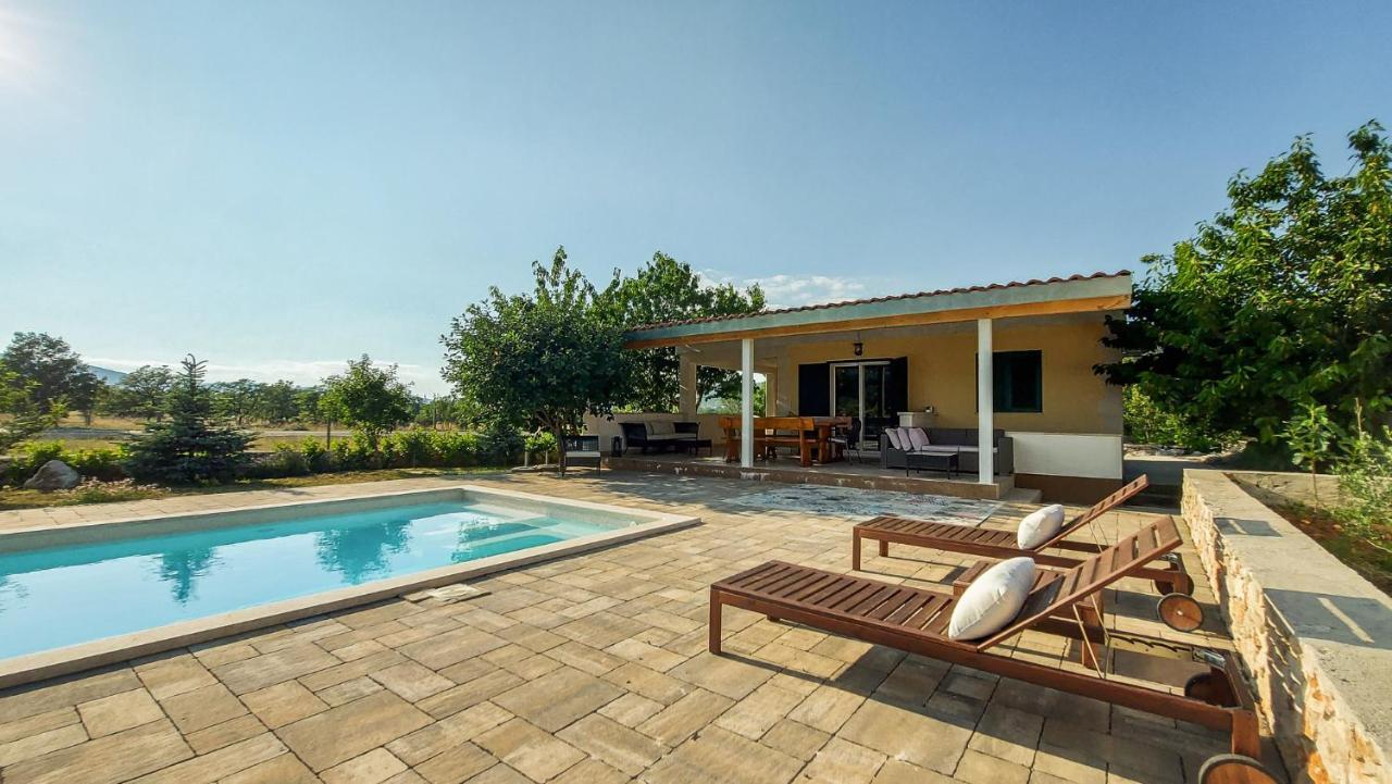 Villa Legacy Krusvar Luaran gambar