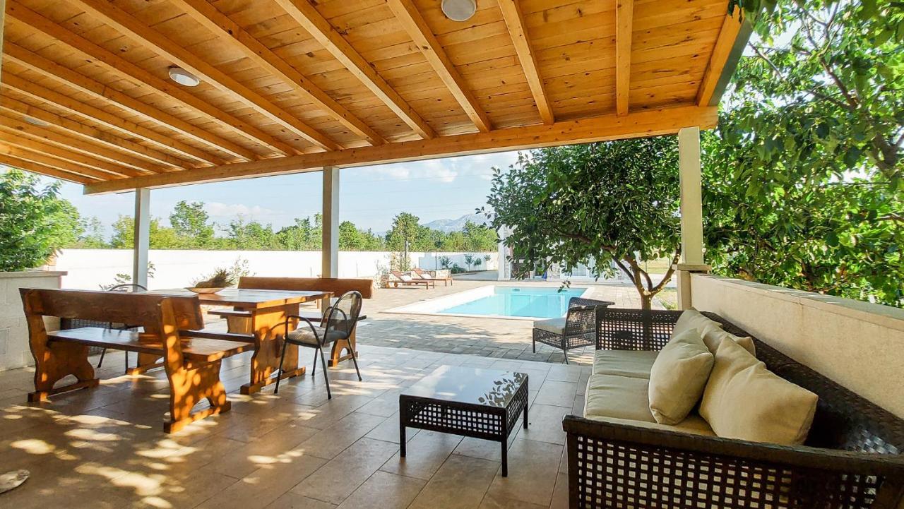 Villa Legacy Krusvar Luaran gambar