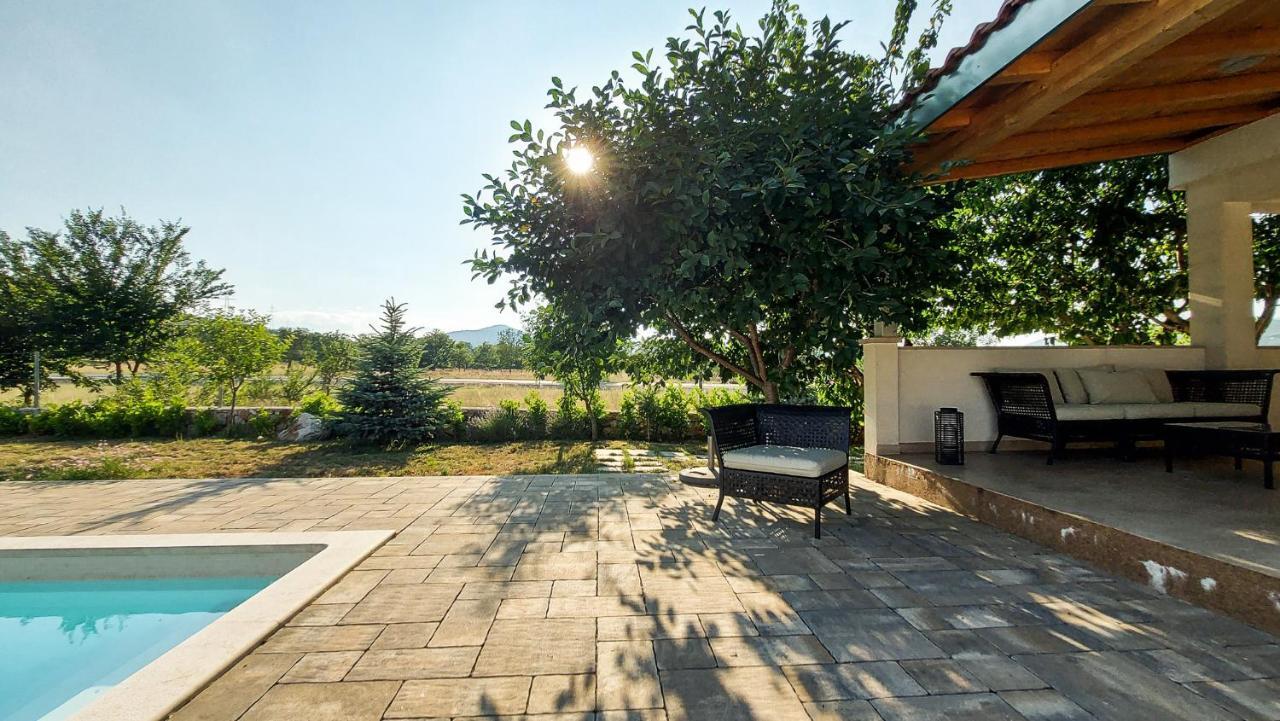 Villa Legacy Krusvar Luaran gambar
