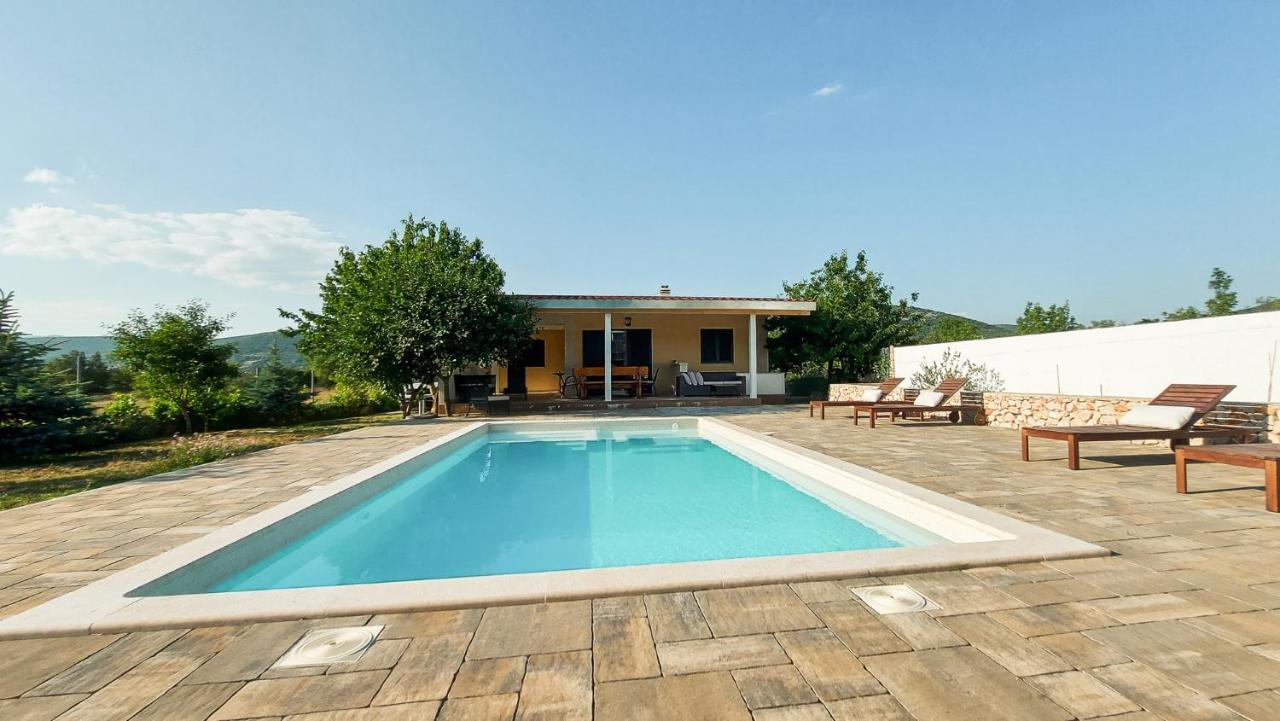 Villa Legacy Krusvar Luaran gambar