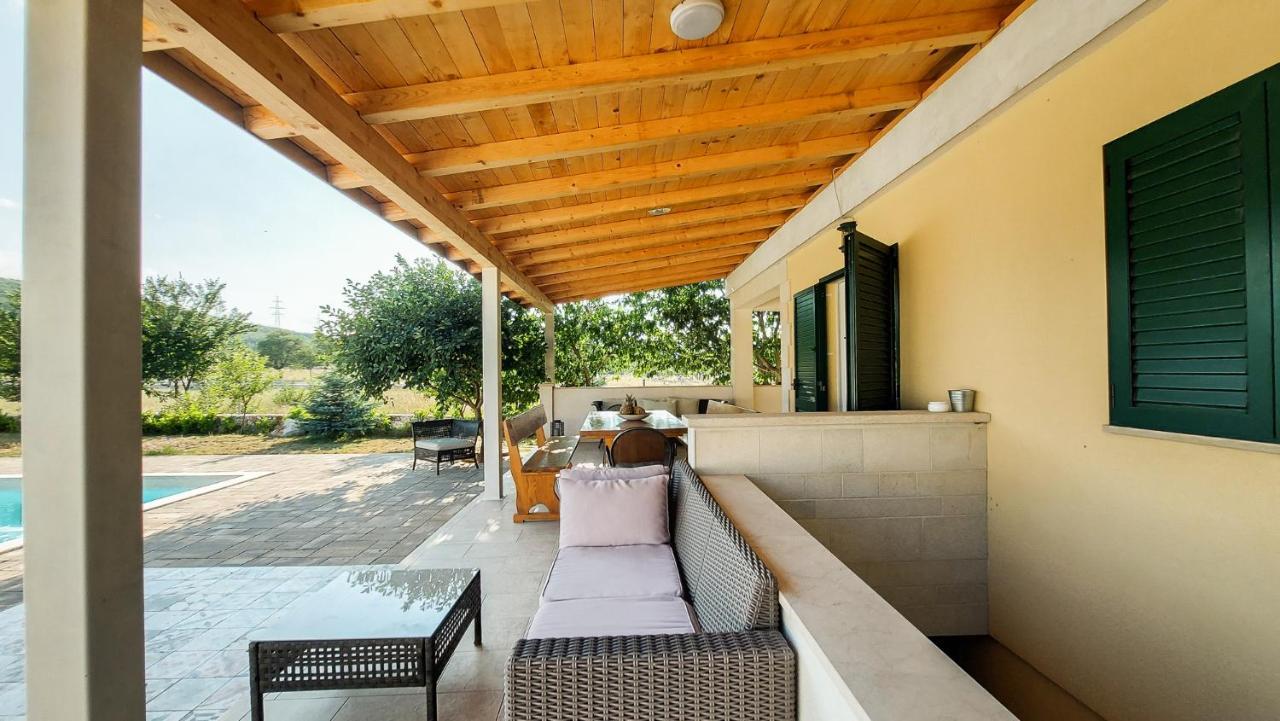 Villa Legacy Krusvar Luaran gambar