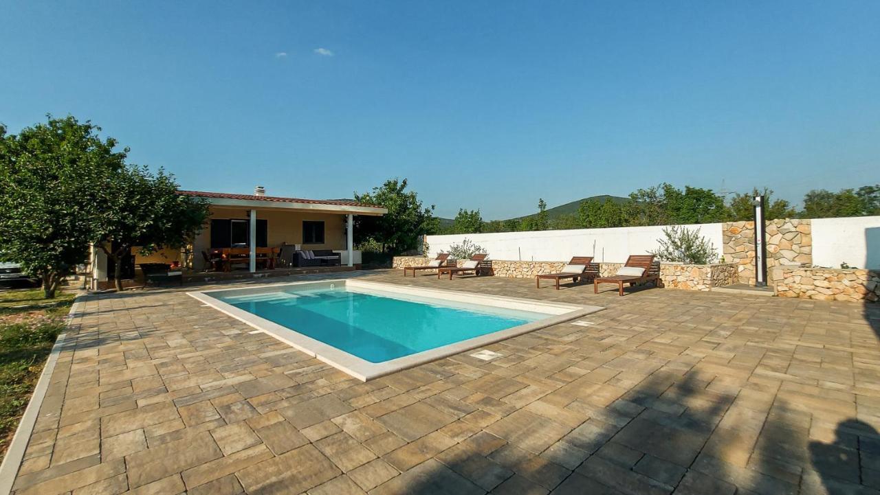 Villa Legacy Krusvar Luaran gambar