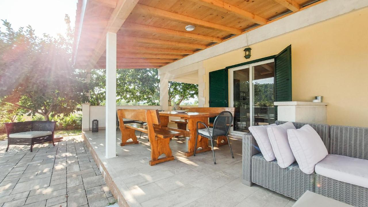 Villa Legacy Krusvar Luaran gambar