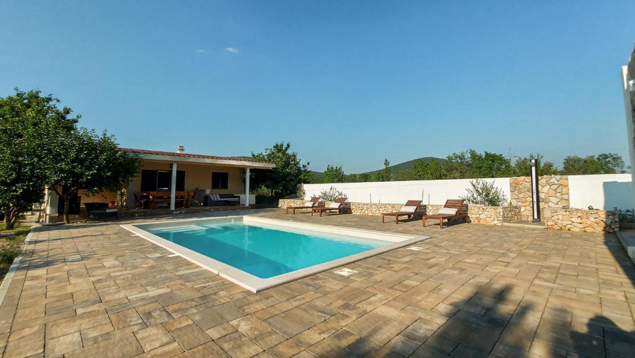 Villa Legacy Krusvar Luaran gambar