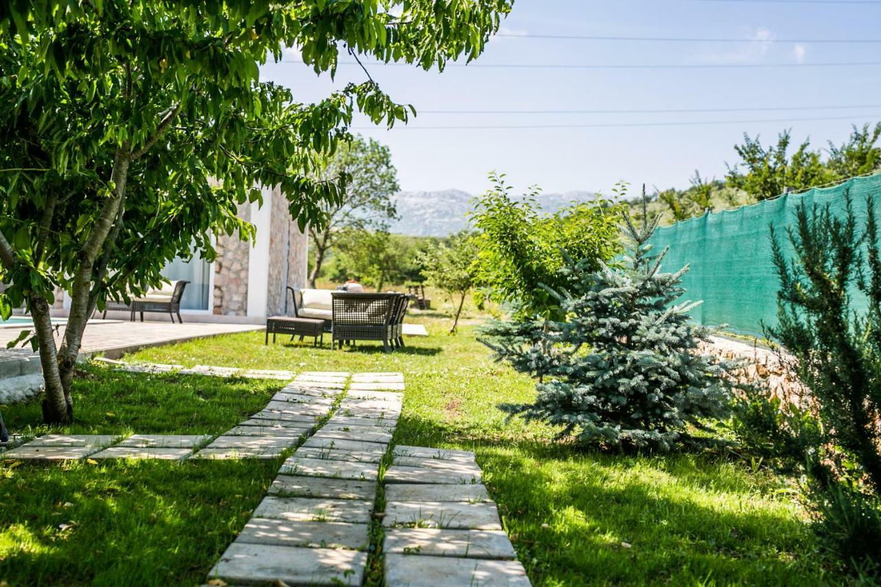 Villa Legacy Krusvar Luaran gambar